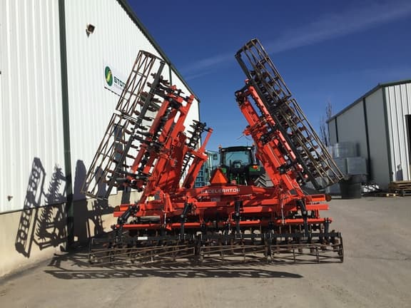 Image of Kuhn Krause Excelerator 8000 equipment image 3
