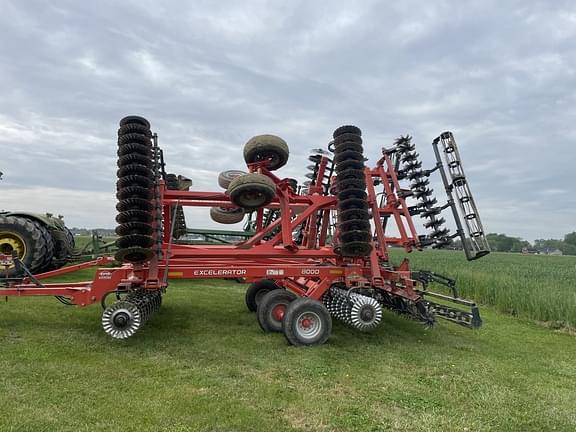 Image of Kuhn Krause Excelerator 8000 equipment image 2