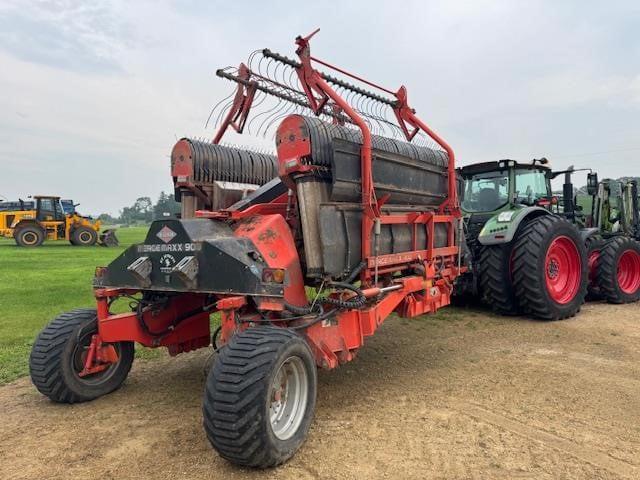 Image of Kuhn Merge-Maxx 900 equipment image 3