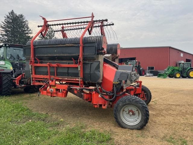 Image of Kuhn Merge-Maxx 900 equipment image 4