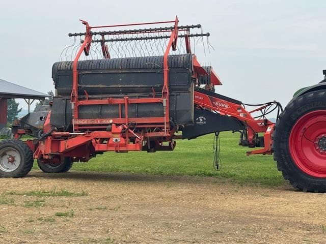 Image of Kuhn Merge-Maxx 900 equipment image 1
