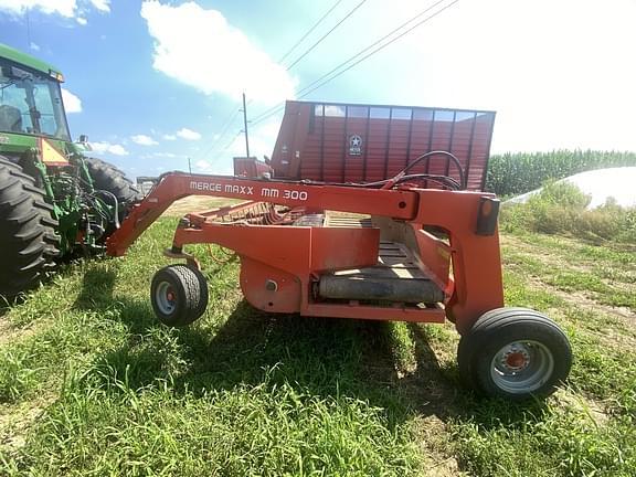Image of Kuhn Merge-Maxx MM300 equipment image 1
