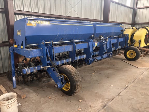 2015 Landoll 5211 Equipment Image0