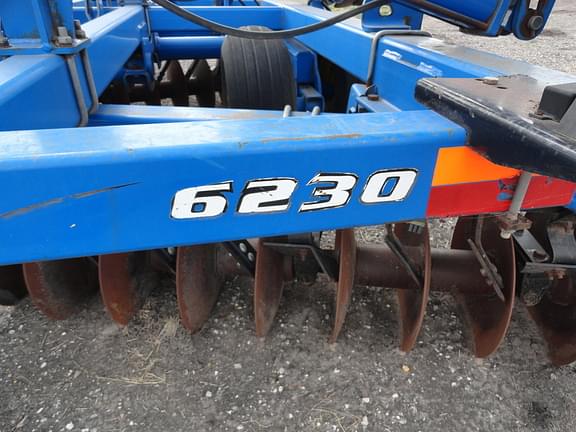 Image of Landoll 6230 equipment image 2