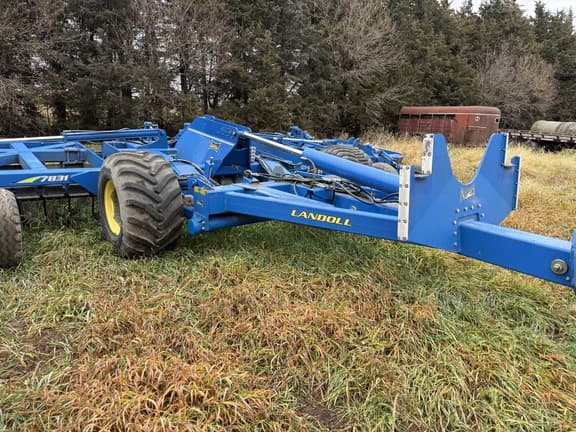 Image of Landoll 7831 equipment image 1