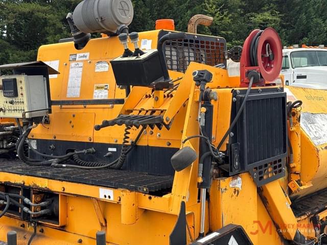 Image of LeeBoy 8510C equipment image 4