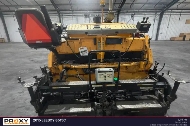 Image of LeeBoy 8515C equipment image 2