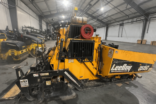 Image of LeeBoy 8515C equipment image 4