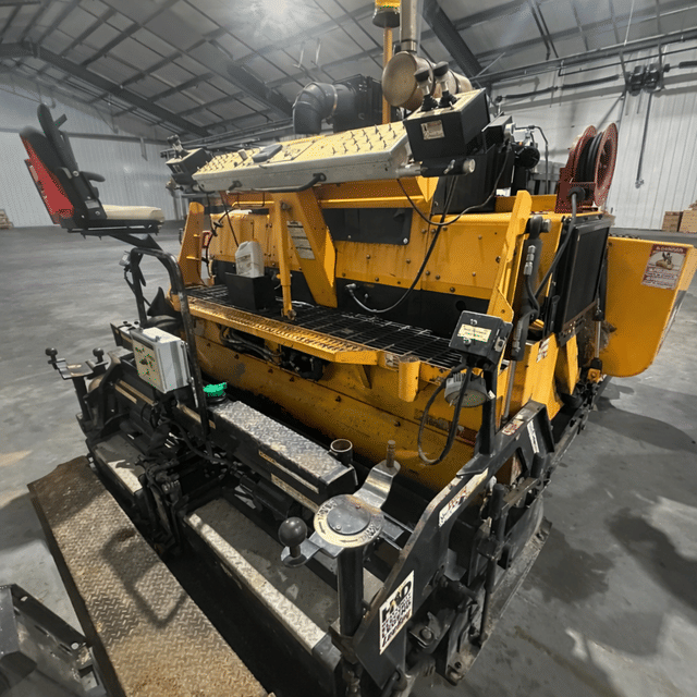 Image of LeeBoy 8515C equipment image 3