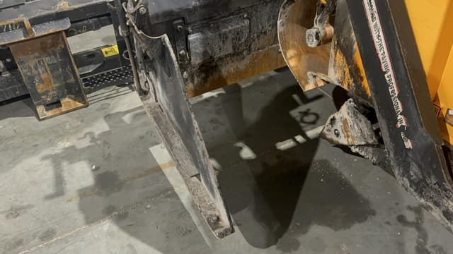 Image of LeeBoy 8515C equipment image 3