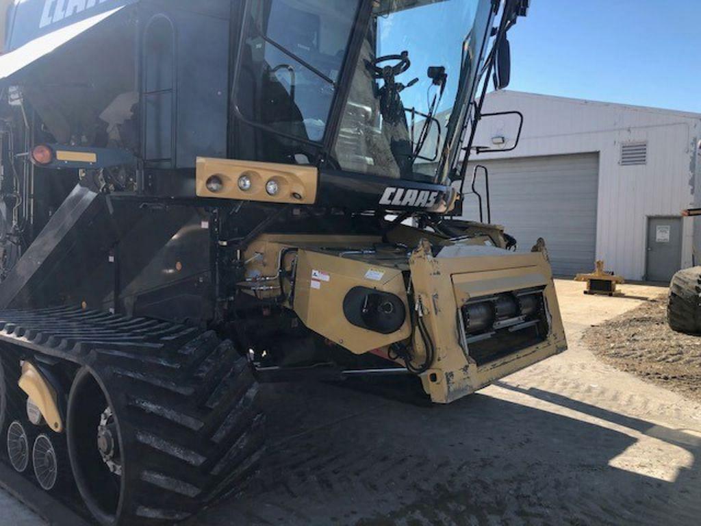 Main image CLAAS LEXION 740TT 9