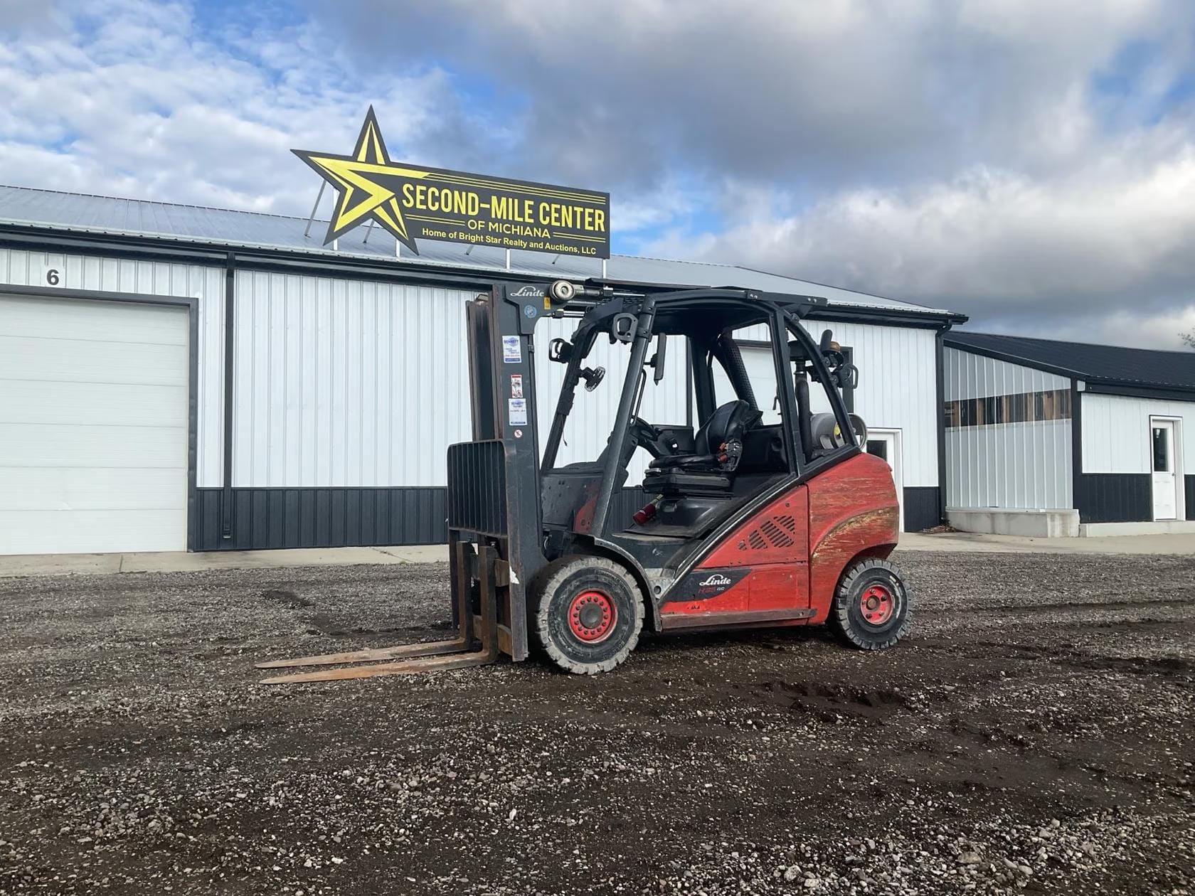 2015 Linde H35T Equipment Image0