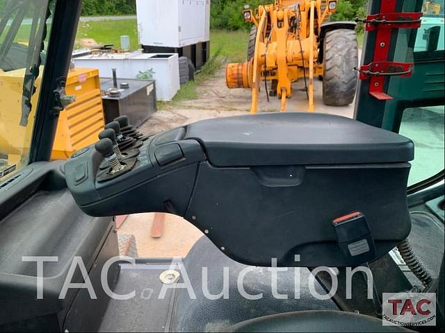 Image of Linde H70D equipment image 3
