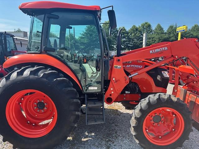 Image of Kubota M7060HDC equipment image 4