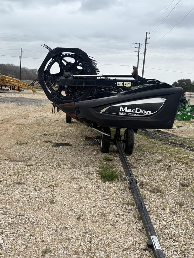 Image of MacDon D65 equipment image 4