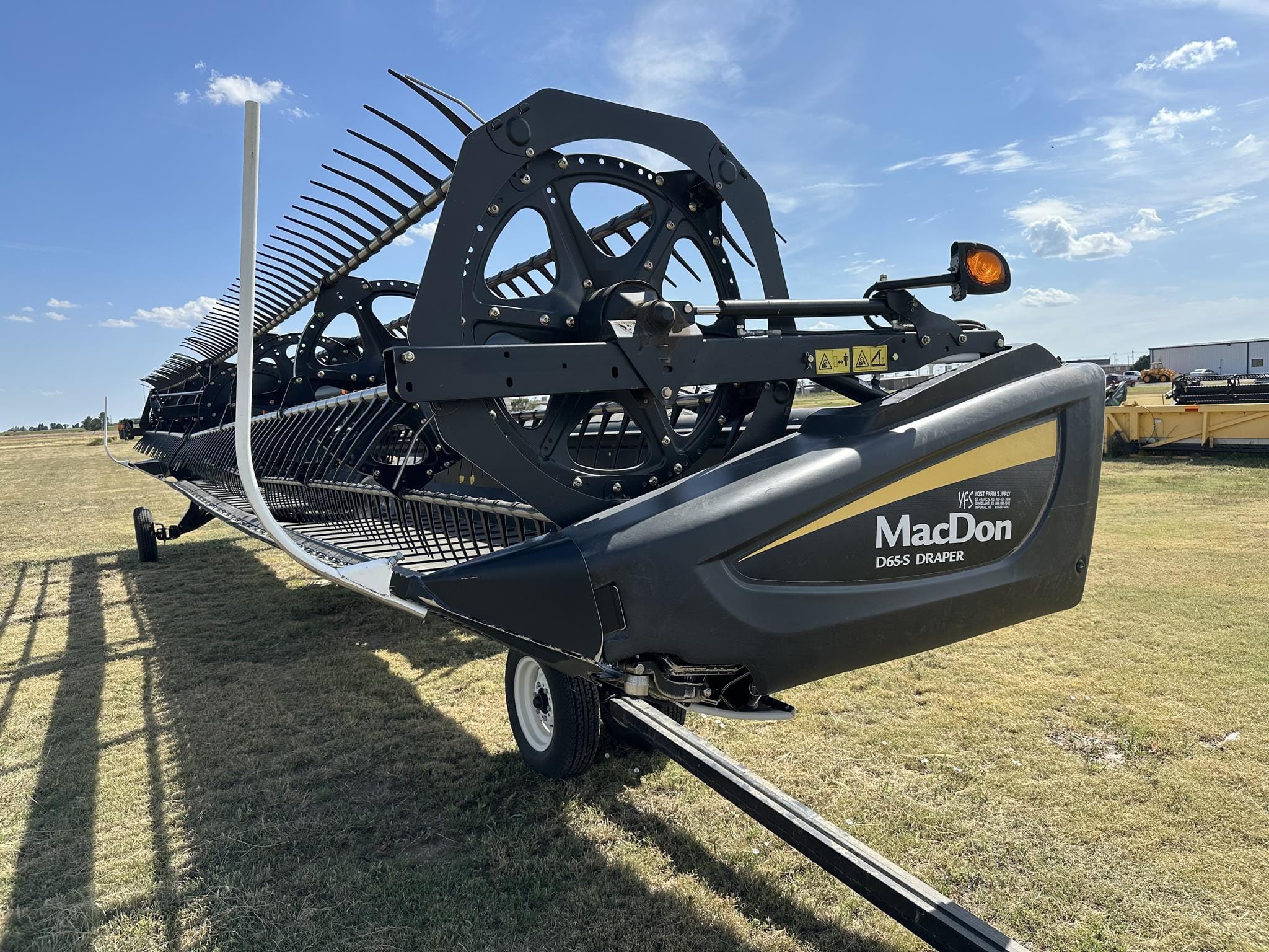 2015 MacDon D-65S Equipment Image0