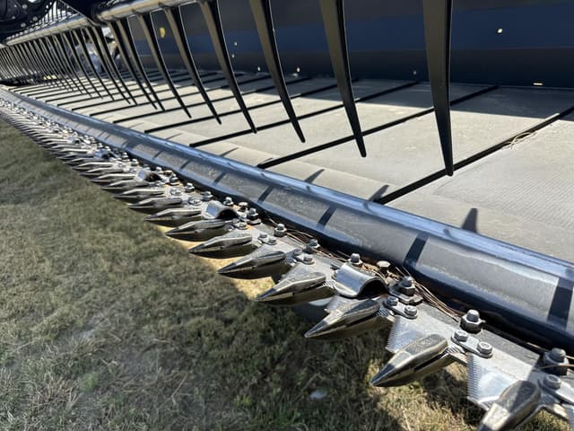 Image of MacDon D-65S equipment image 1