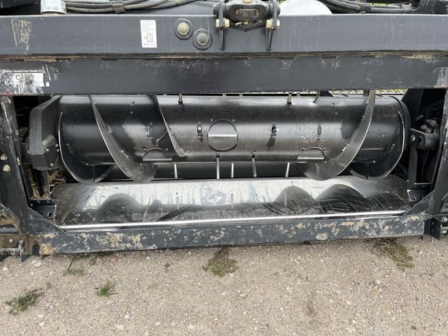 Image of MacDon FD75 equipment image 4