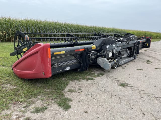 Image of MacDon FD75 equipment image 2