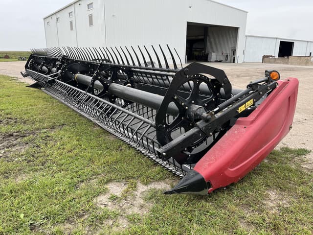 Image of MacDon FD75 equipment image 1