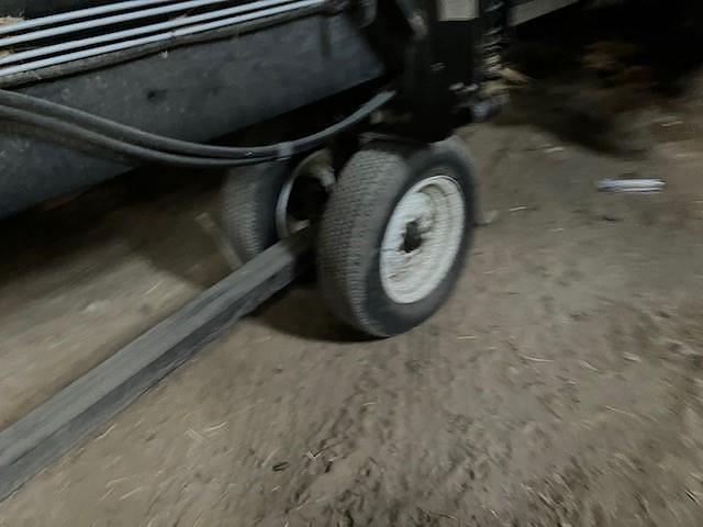 Image of MacDon FD75 equipment image 4