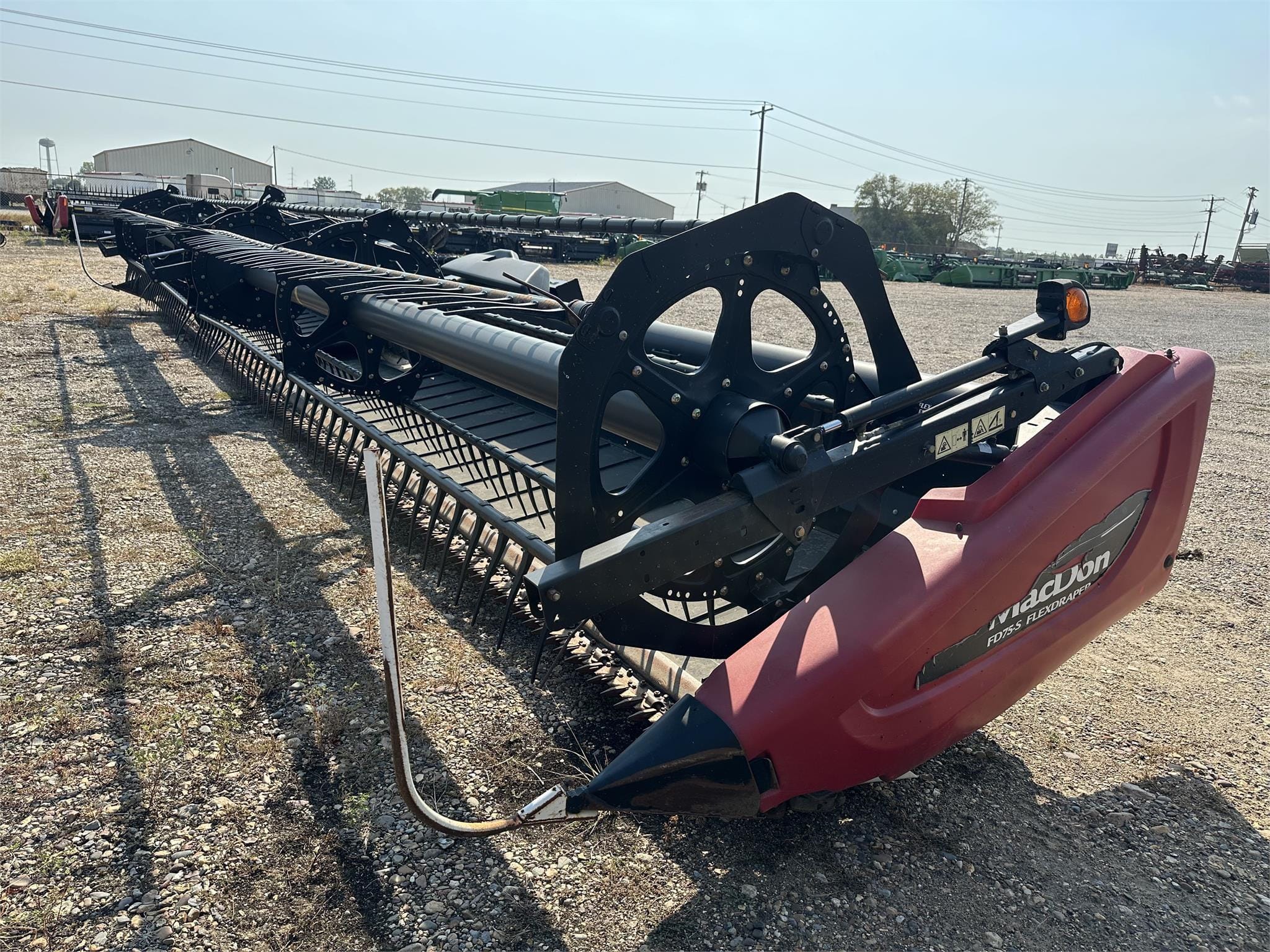 2015 MacDon FD75 Equipment Image0