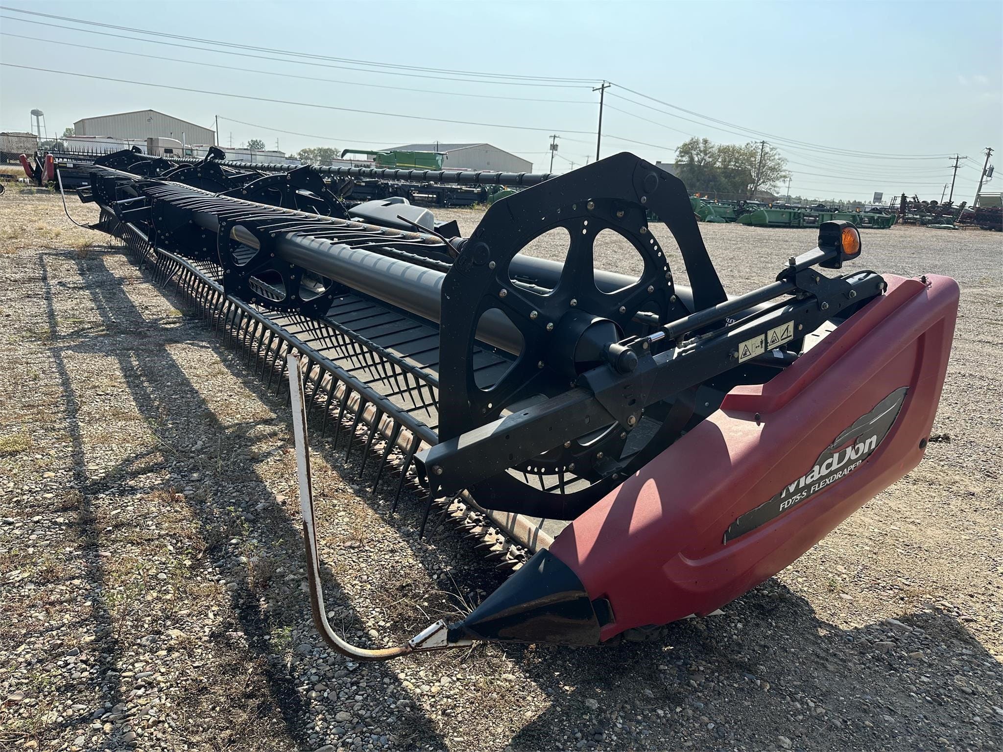 2015 MacDon FD75 Equipment Image0