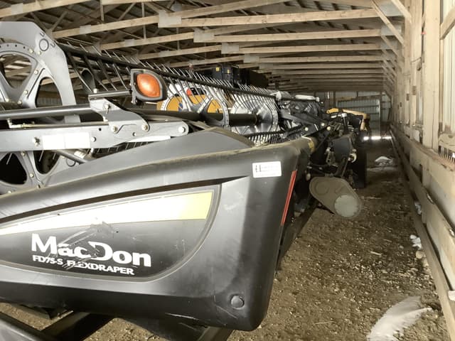 Image of MacDon FD75 equipment image 2