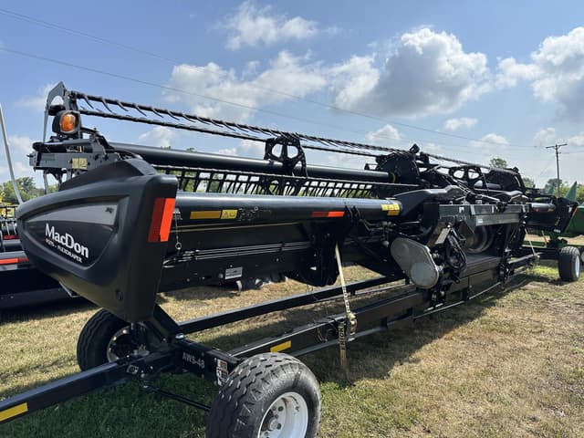 Image of MacDon FD75 equipment image 3