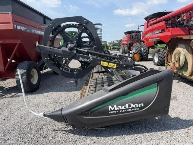 Image of MacDon FD75 equipment image 2