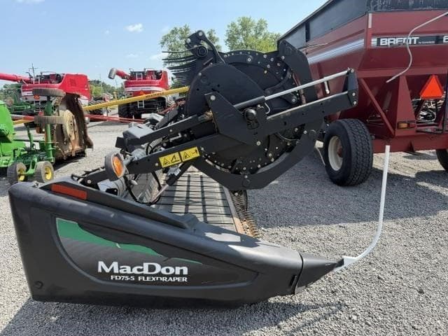 Image of MacDon FD75 equipment image 3