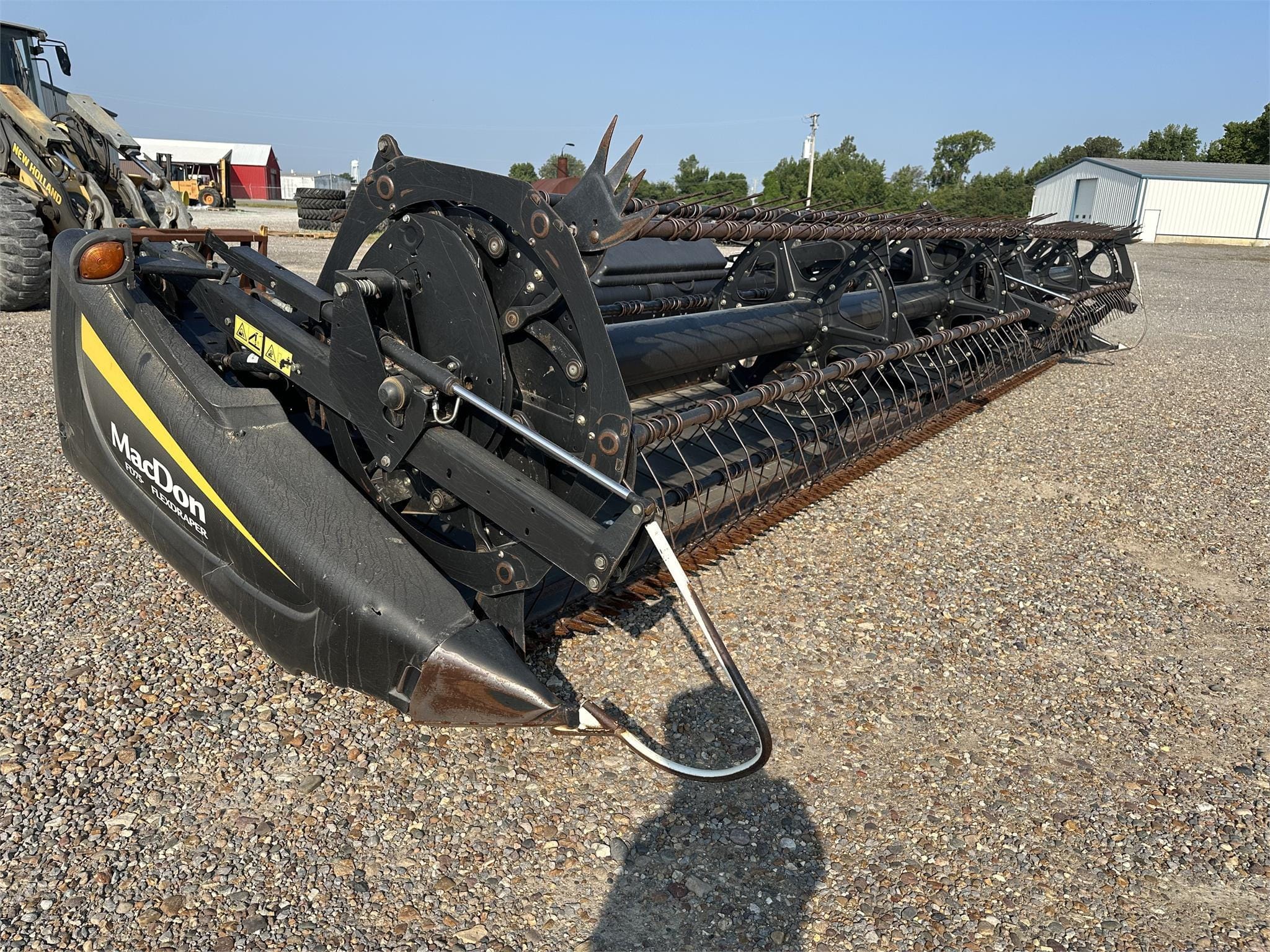 2015 MacDon FD75 Equipment Image0