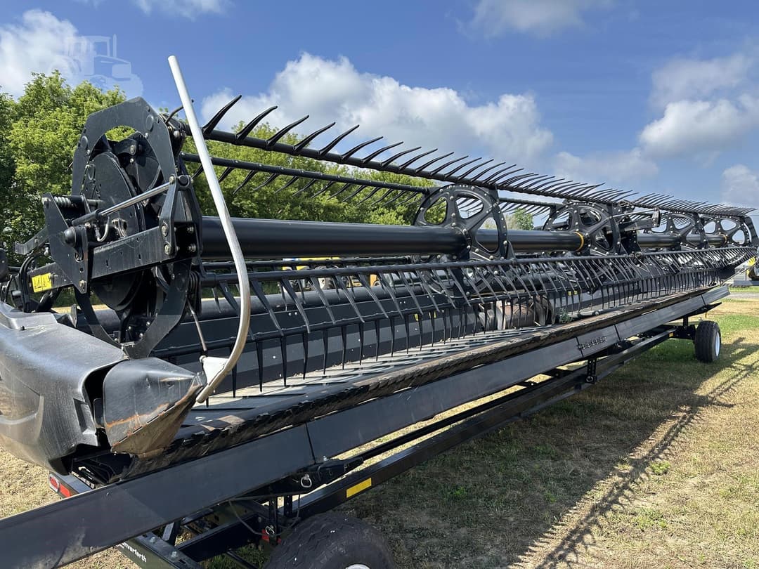 Image of MacDon FD75 Primary image