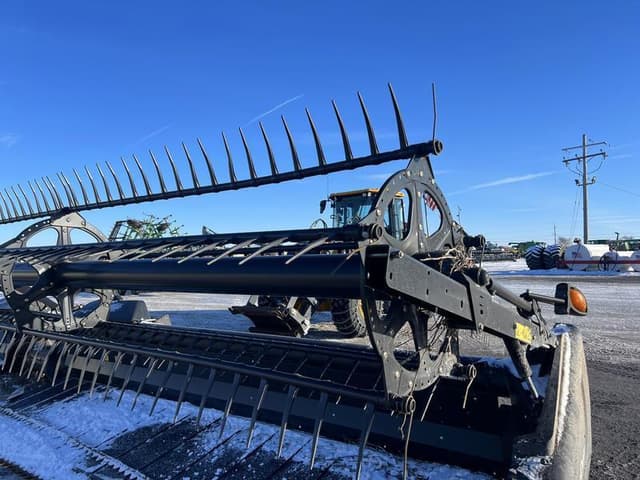 Image of MacDon FD75 equipment image 3