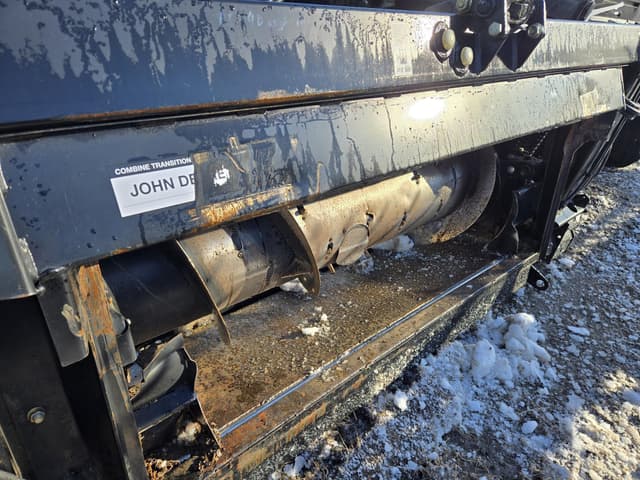 Image of MacDon FD75 equipment image 2