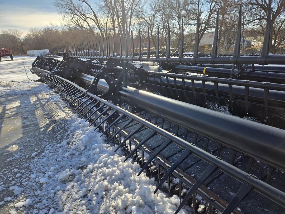 Image of MacDon FD75 Primary image