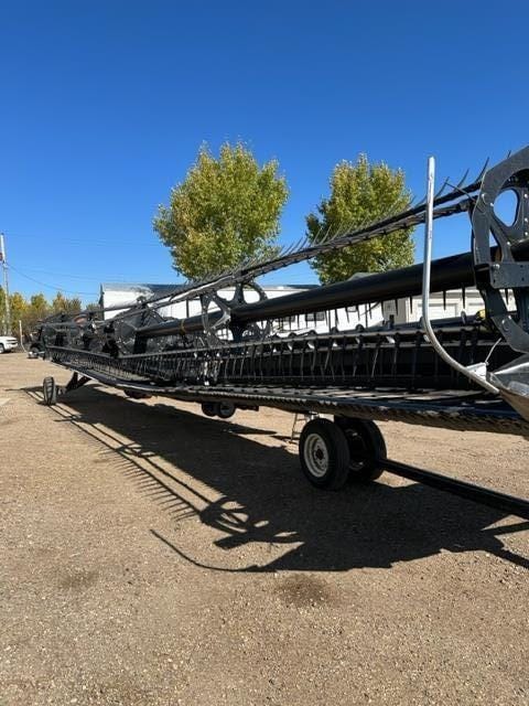 2015 MacDon FD75D Equipment Image0