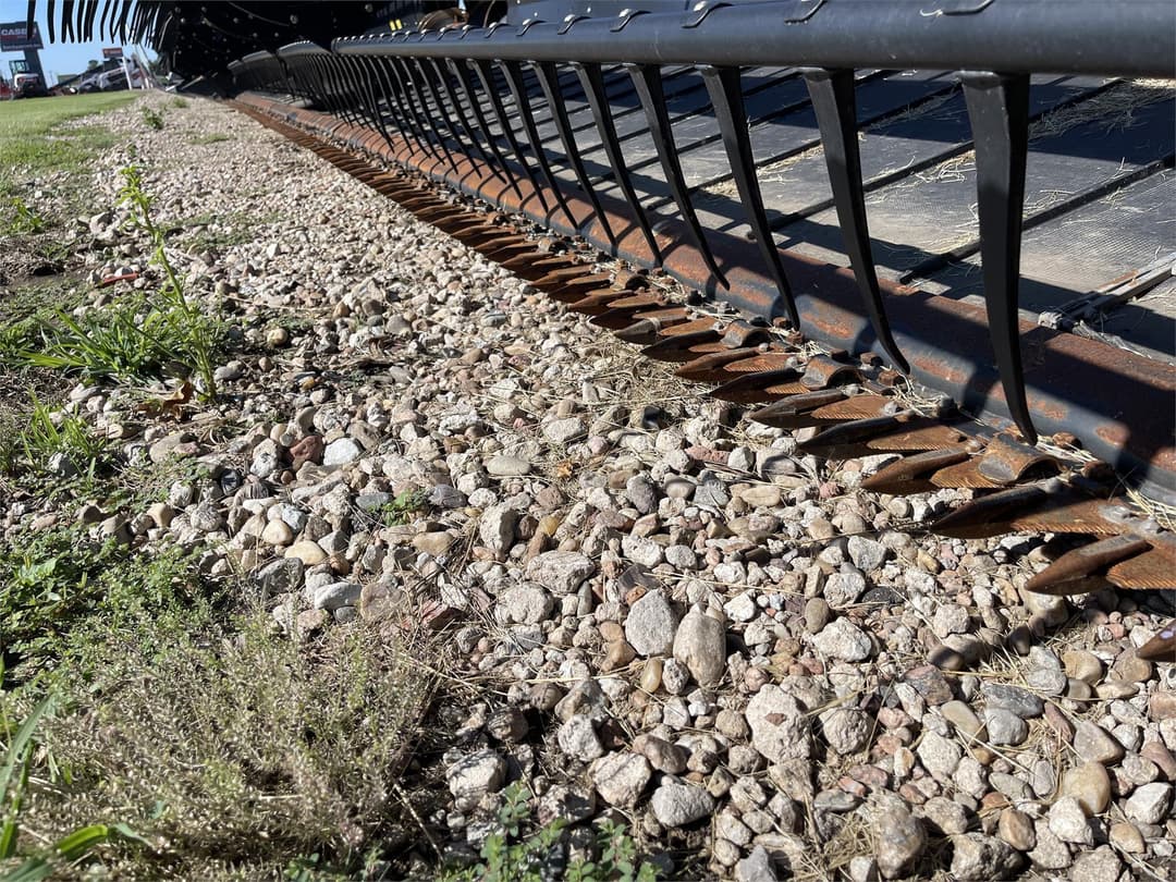 Image of MacDon FD75D Image 1