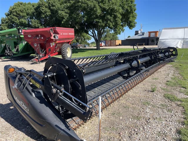 Image of MacDon FD75D equipment image 1