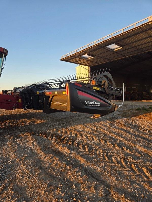 2015 MacDon FD75S Equipment Image0