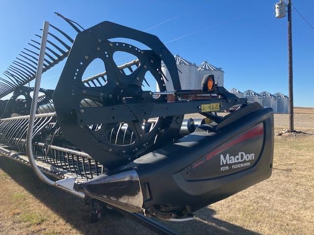 Main image MacDon FD75S