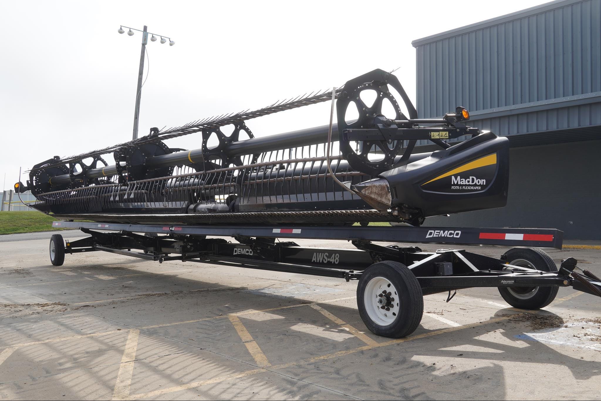 2015 MacDon FD75-S Equipment Image0