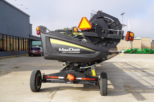 Image of MacDon FD75-S equipment image 3