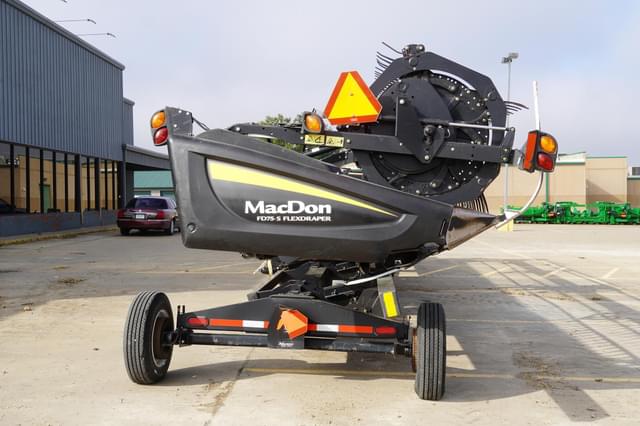 Image of MacDon FD75S equipment image 3
