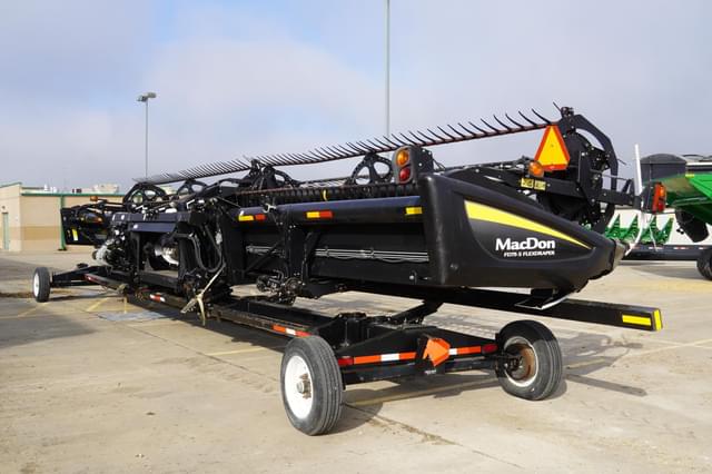 Image of MacDon FD75S equipment image 4