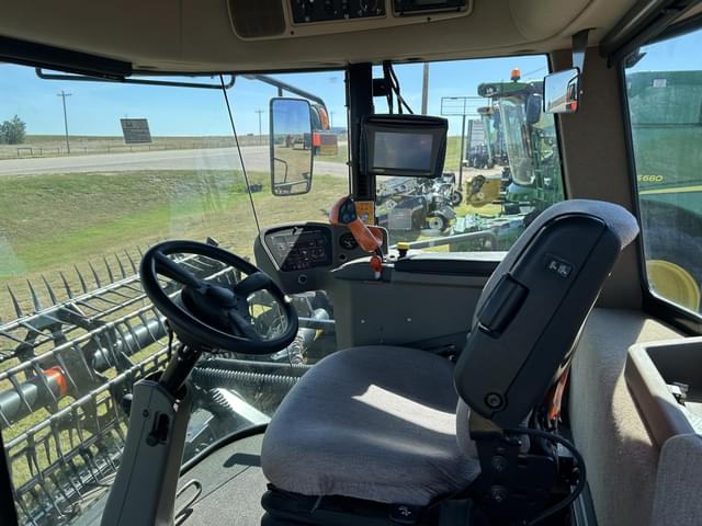 Image of MacDon M155 equipment image 4