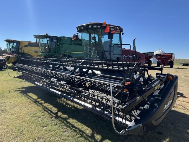 Image of MacDon M155 equipment image 2