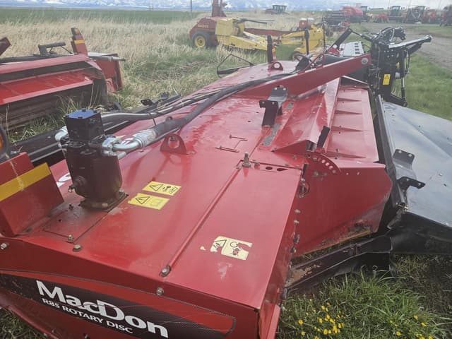 Image of MacDon R85 equipment image 2