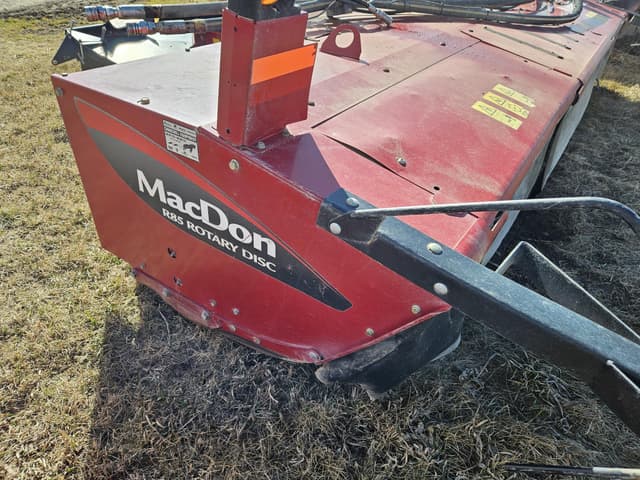 Image of MacDon R85 equipment image 2