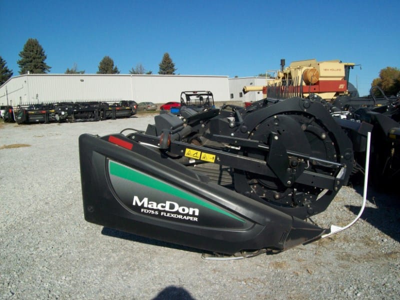 2015 MacDon FD75S Equipment Image0